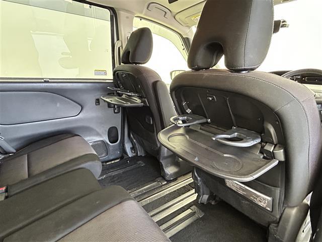 セレナ ハイウェイスター Vセレクション 日産純正SDナビ 型式:MM517D-L(FM/AM/BT/CD/DVD/SD/TV/Ipod)純正フリップダウンモニター 両側パワースライドドア ハンズフリーオートスライドドア プロパイロット(23枚目)