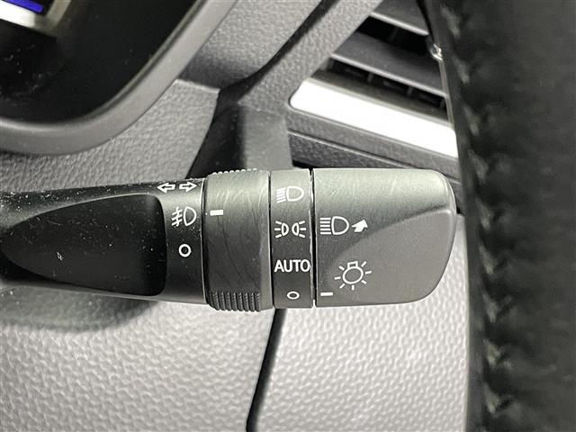 ルーミー カスタムＧ　Ｐａｎａｓｏｎｉｃナビ　ＣＤ／ＤＶＤ／Ｂｌｕｅｔｏｏｔｈ／フルセグ　両側パワースライドドア　スマートアシスト　クルーズコントロール　バックカメラ　シートヒーター　前後ドラレコ　ＬＥＤヘッドライト（8枚目）