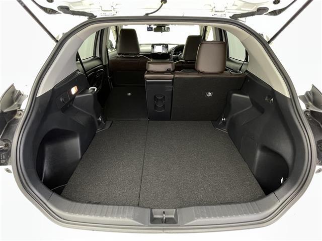 ヤリスクロス ハイブリッドZ 純正ディスプレイオーディオ(USB接続/Bluetooth/フルセグTV)全方位カメラ クルーズコントロール 衝突軽減ブレーキ ビルトインETC2.0 パワーシート シートヒーター(34枚目)