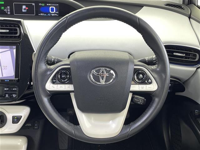 プリウス Aツーリングセレクション 純正ナビ CD DVD AM FM フルセグ Bluetooth シートヒーター ヘッドアップディスプレイ ブラインドスポットモニター オートライト オートマチックハイビーム パーキングアシスト(2枚目)