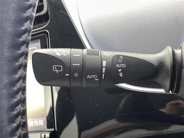 プリウス Aツーリングセレクション 純正ナビ CD DVD AM FM フルセグ Bluetooth シートヒーター ヘッドアップディスプレイ ブラインドスポットモニター オートライト オートマチックハイビーム パーキングアシスト(6枚目)
