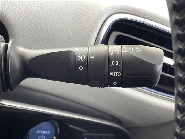 プリウス Aツーリングセレクション 純正ナビ CD DVD AM FM フルセグ Bluetooth シートヒーター ヘッドアップディスプレイ ブラインドスポットモニター オートライト オートマチックハイビーム パーキングアシスト(7枚目)