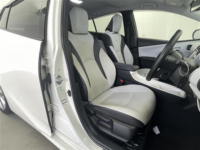 プリウス Aツーリングセレクション 純正ナビ CD DVD AM FM フルセグ Bluetooth シートヒーター ヘッドアップディスプレイ ブラインドスポットモニター オートライト オートマチックハイビーム パーキングアシスト(21枚目)