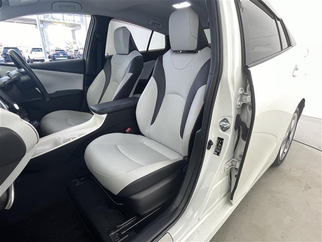 プリウス Aツーリングセレクション 純正ナビ CD DVD AM FM フルセグ Bluetooth シートヒーター ヘッドアップディスプレイ ブラインドスポットモニター オートライト オートマチックハイビーム パーキングアシスト(23枚目)