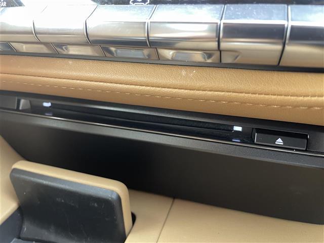 LC LC500 Sパッケージ 純正ナビ TRDフルエアロ カラーヘッドアップディスプレイ アクティブリアウィング 純正21インチアルミホイール アルカンターラ内装(オーカー)純正ビルトインETC 純正フロアマット 保証書,記録簿(12枚目)