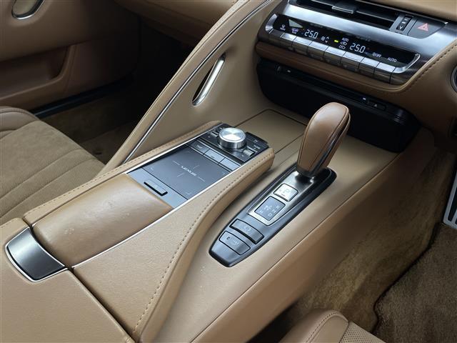 LC LC500 Sパッケージ 純正ナビ TRDフルエアロ カラーヘッドアップディスプレイ アクティブリアウィング 純正21インチアルミホイール アルカンターラ内装(オーカー)純正ビルトインETC 純正フロアマット 保証書,記録簿(13枚目)
