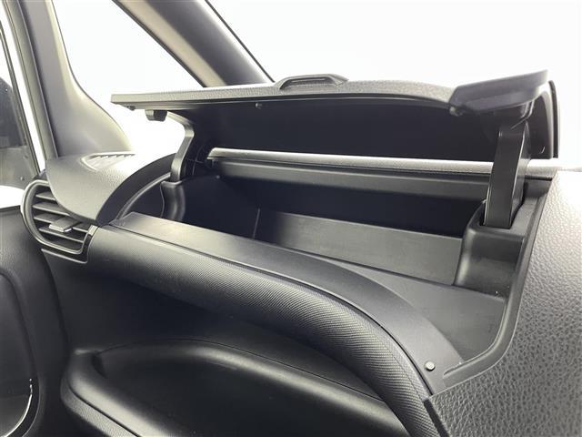 ヴォクシー ZS 煌III 純正9インチナビ Bluetooth/CD/DVD/フルセグTV バックカメラ 両側パワースライドドア ビルトインETC ドラレコ アダプティブクルーズコントロール クリアランスソナー プリクラッシュ(18枚目)