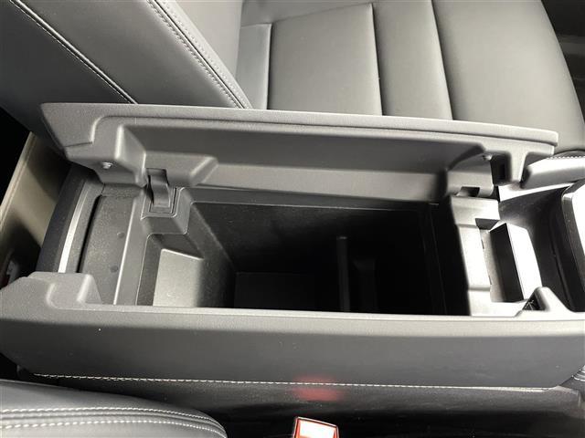 店頭在庫以外にも全国約４万台※の在庫から、ぴったりな１台をご提案します！※２０２３年１０月現在の在庫台数です。売約済の可能性があります。