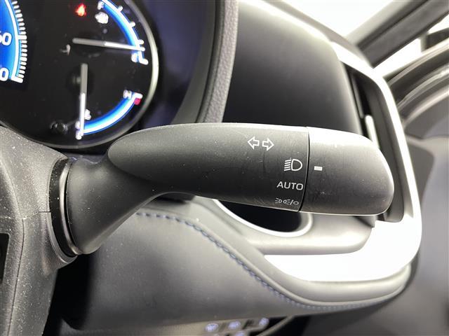 ヴォクシー ハイブリッドＳ－Ｚ　純正１０．５インチディスプレイオーディオ（ナビ／Ｂｌｕｅｔｏｏｔｈ／ＵＳＢ／Ｍｉｒａｃａｓｔ／ＨＤＭＩ）フルセグテレビ／バックカメラ／ビルトインＥＴＣ２．０／トヨタセーフティセンス／シートヒーター（8枚目）