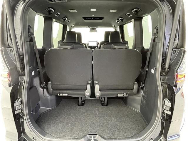 ヴォクシー ハイブリッドＳ－Ｚ　純正１０．５インチディスプレイオーディオ（ナビ／Ｂｌｕｅｔｏｏｔｈ／ＵＳＢ／Ｍｉｒａｃａｓｔ／ＨＤＭＩ）フルセグテレビ／バックカメラ／ビルトインＥＴＣ２．０／トヨタセーフティセンス／シートヒーター（15枚目）