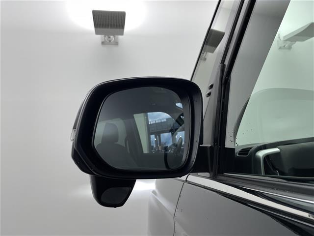 ヴォクシー ハイブリッドＳ－Ｚ　純正１０．５インチディスプレイオーディオ（ナビ／Ｂｌｕｅｔｏｏｔｈ／ＵＳＢ／Ｍｉｒａｃａｓｔ／ＨＤＭＩ）フルセグテレビ／バックカメラ／ビルトインＥＴＣ２．０／トヨタセーフティセンス／シートヒーター（18枚目）