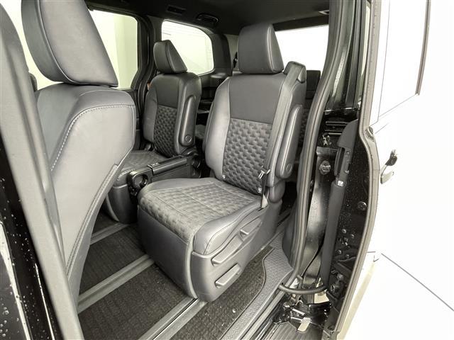 ヴォクシー ハイブリッドＳ－Ｚ　純正１０．５インチディスプレイオーディオ（ナビ／Ｂｌｕｅｔｏｏｔｈ／ＵＳＢ／Ｍｉｒａｃａｓｔ／ＨＤＭＩ）フルセグテレビ／バックカメラ／ビルトインＥＴＣ２．０／トヨタセーフティセンス／シートヒーター（24枚目）