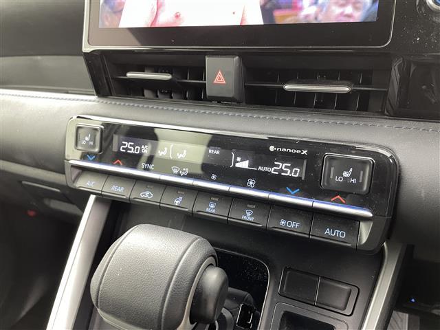 ヴォクシー ハイブリッドＳ－Ｚ　純正１０．５インチディスプレイオーディオ（ナビ／Ｂｌｕｅｔｏｏｔｈ／ＵＳＢ／Ｍｉｒａｃａｓｔ／ＨＤＭＩ）フルセグテレビ／バックカメラ／ビルトインＥＴＣ２．０／トヨタセーフティセンス／シートヒーター（32枚目）