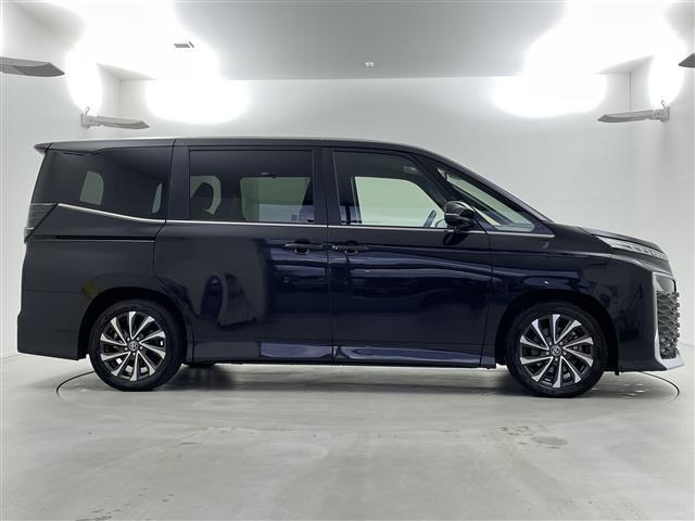 ヴォクシー ハイブリッドＳ－Ｚ　純正１０．５インチディスプレイオーディオ（ナビ／Ｂｌｕｅｔｏｏｔｈ／ＵＳＢ／Ｍｉｒａｃａｓｔ／ＨＤＭＩ）フルセグテレビ／バックカメラ／ビルトインＥＴＣ２．０／トヨタセーフティセンス／シートヒーター（37枚目）