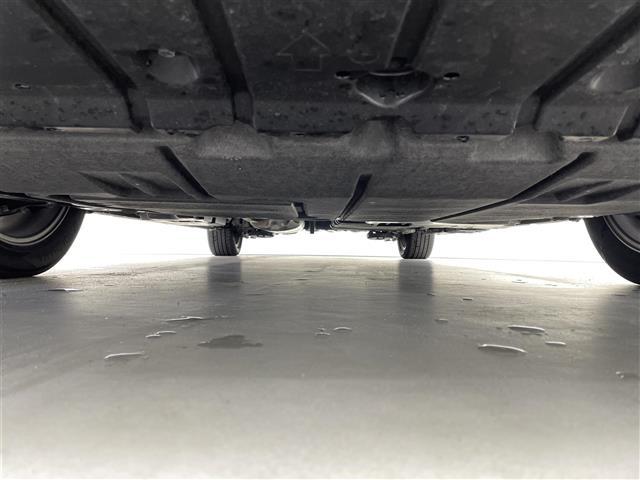 ヴォクシー ハイブリッドＳ－Ｚ　純正１０．５インチディスプレイオーディオ（ナビ／Ｂｌｕｅｔｏｏｔｈ／ＵＳＢ／Ｍｉｒａｃａｓｔ／ＨＤＭＩ）フルセグテレビ／バックカメラ／ビルトインＥＴＣ２．０／トヨタセーフティセンス／シートヒーター（41枚目）