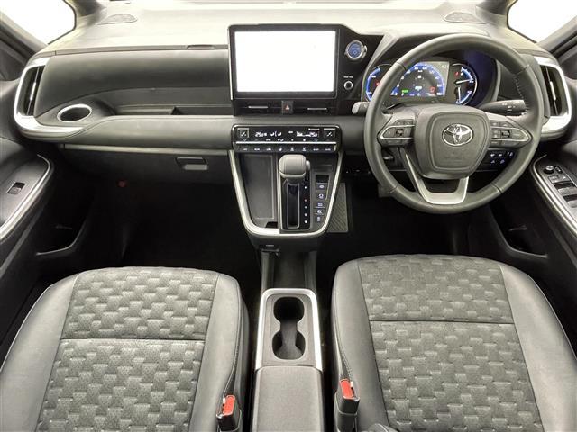 ヴォクシー ハイブリッドＳ－Ｚ　純正１０．５インチディスプレイオーディオ（ナビ／Ｂｌｕｅｔｏｏｔｈ／ＵＳＢ／Ｍｉｒａｃａｓｔ／ＨＤＭＩ）フルセグテレビ／バックカメラ／ビルトインＥＴＣ２．０／トヨタセーフティセンス／シートヒーター（42枚目）