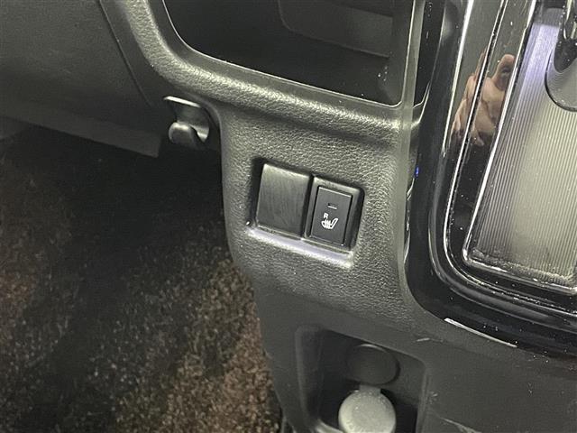 スペーシアカスタム ハイブリッドＸＳターボ　純正８インチナビ　バックカメラ　ＥＴＣ　衝突軽減ブレーキ　オートライト　ＬＥＤヘッドライド　クルーズコントロール　両側電動スライドドア　ステアリングリモコン　プッシュスタート　スマートキー（10枚目）