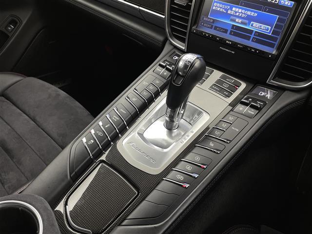 パナメーラ ＧＴＳ　ＢＯＳＥサウンド　サンルーフ　可動式リアウィング　純正クラリオン製ナビ　クルーズコントロール　ＥＴＣ　電動リアゲート　ドラレコ　シートヒーター　純正エアサス　純正可変バルブマフラー　パワーシート（16枚目）