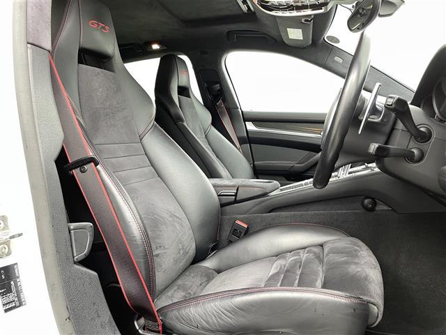 パナメーラ ＧＴＳ　ＢＯＳＥサウンド　サンルーフ　可動式リアウィング　純正クラリオン製ナビ　クルーズコントロール　ＥＴＣ　電動リアゲート　ドラレコ　シートヒーター　純正エアサス　純正可変バルブマフラー　パワーシート（21枚目）