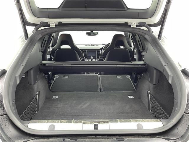 パナメーラ ＧＴＳ　ＢＯＳＥサウンド　サンルーフ　可動式リアウィング　純正クラリオン製ナビ　クルーズコントロール　ＥＴＣ　電動リアゲート　ドラレコ　シートヒーター　純正エアサス　純正可変バルブマフラー　パワーシート（29枚目）