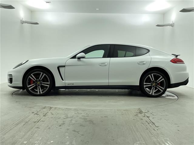 パナメーラ ＧＴＳ　ＢＯＳＥサウンド　サンルーフ　可動式リアウィング　純正クラリオン製ナビ　クルーズコントロール　ＥＴＣ　電動リアゲート　ドラレコ　シートヒーター　純正エアサス　純正可変バルブマフラー　パワーシート（33枚目）