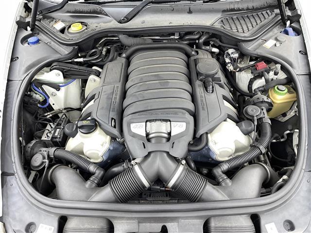 パナメーラ ＧＴＳ　ＢＯＳＥサウンド　サンルーフ　可動式リアウィング　純正クラリオン製ナビ　クルーズコントロール　ＥＴＣ　電動リアゲート　ドラレコ　シートヒーター　純正エアサス　純正可変バルブマフラー　パワーシート（40枚目）