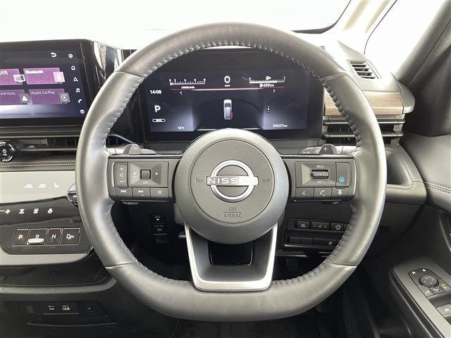 セレナ ハイウェイスターV 4WD 純正12.3インチメーカーオプションナビ 純正後席フリップダウンモニター アラウンドビューモニター 両側パワースライドドア インテリジェントルームミラー プロパイロット ETC2.0(3枚目)