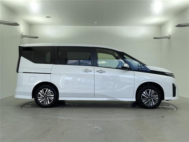 セレナ ハイウェイスターV 4WD 純正12.3インチメーカーオプションナビ 純正後席フリップダウンモニター アラウンドビューモニター 両側パワースライドドア インテリジェントルームミラー プロパイロット ETC2.0(26枚目)