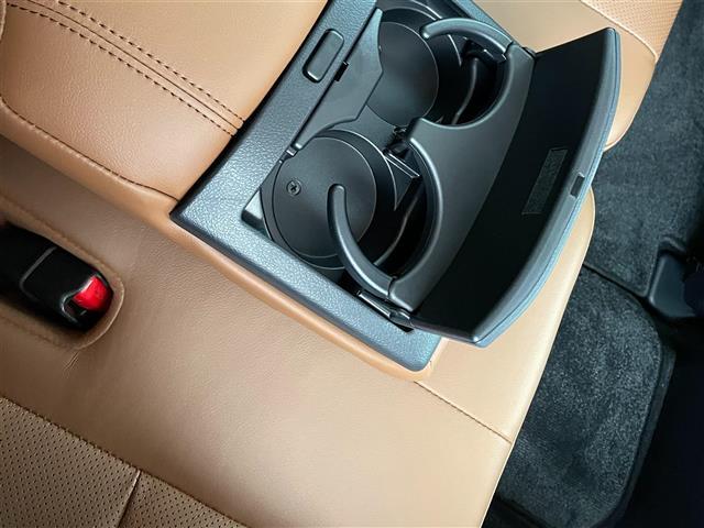 ランドクルーザープラド TX Lパッケージ 70thアニバーサリーリミテッド 純正メーカーオプション9インチナビ 7人乗り仕様 寒冷地仕様 全方位モニター プラドスーパーライブサウンド サドルタン 快適温熱レザーシート 純正18インチアルミホイール 純正スターター ETC(28枚目)