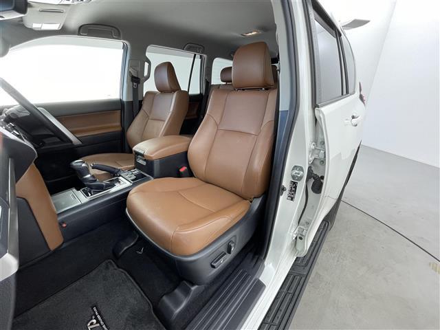 ランドクルーザープラド TX Lパッケージ 70thアニバーサリーリミテッド 純正メーカーオプション9インチナビ 7人乗り仕様 寒冷地仕様 全方位モニター プラドスーパーライブサウンド サドルタン 快適温熱レザーシート 純正18インチアルミホイール 純正スターター ETC(32枚目)