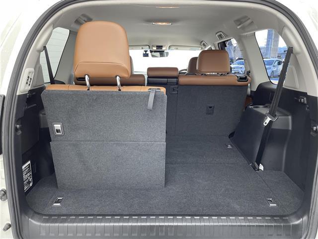 ランドクルーザープラド TX Lパッケージ 70thアニバーサリーリミテッド 純正メーカーオプション9インチナビ 7人乗り仕様 寒冷地仕様 全方位モニター プラドスーパーライブサウンド サドルタン 快適温熱レザーシート 純正18インチアルミホイール 純正スターター ETC(37枚目)