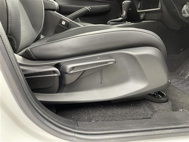 WR-V Z+ 純正8型ナビ バックカメラ ETC プッシュスタート スマートキー オートライト LEDヘッドライド フルセグTV クルーズコントロール 車線逸脱警報機能 レーンキープアシスト(32枚目)