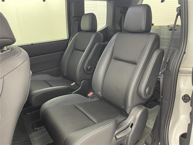 ステップワゴン スパーダ ホンダセンシング 純正ナビ バックカメラ 衝突軽減ブレーキ クルーズコントロール 車線逸脱警報機能 両側パワースライドドア パワーリアゲート 電動サイドブレーキ ブレーキホールド機能(31枚目)