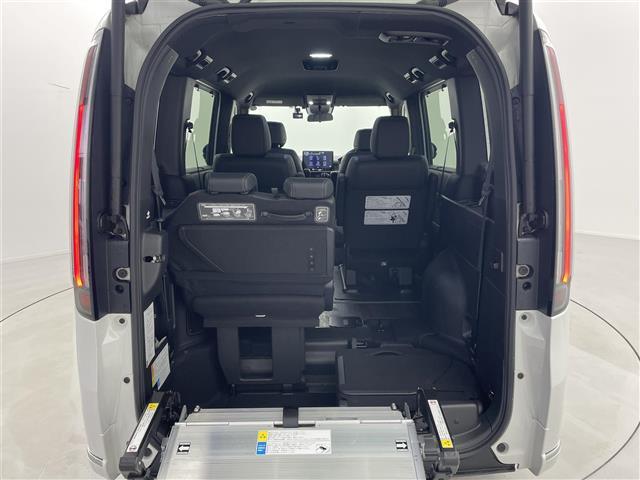 ステップワゴン スパーダ ホンダセンシング 純正ナビ バックカメラ 衝突軽減ブレーキ クルーズコントロール 車線逸脱警報機能 両側パワースライドドア パワーリアゲート 電動サイドブレーキ ブレーキホールド機能(34枚目)