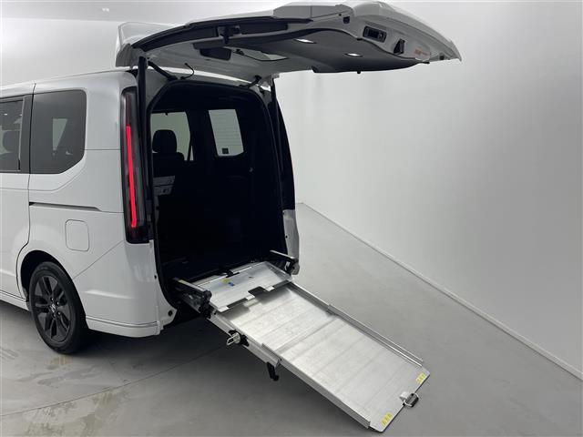 ステップワゴン スパーダ ホンダセンシング 純正ナビ バックカメラ 衝突軽減ブレーキ クルーズコントロール 車線逸脱警報機能 両側パワースライドドア パワーリアゲート 電動サイドブレーキ ブレーキホールド機能(37枚目)