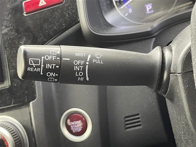 フィット 13G・Fパッケージ KENWOODナビ CD/DVD/TV 横滑り防止 プッシュスタート スマートキー ドアバイザー(4枚目)