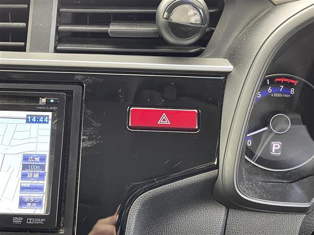 フィット 13G・Fパッケージ KENWOODナビ CD/DVD/TV 横滑り防止 プッシュスタート スマートキー ドアバイザー(9枚目)