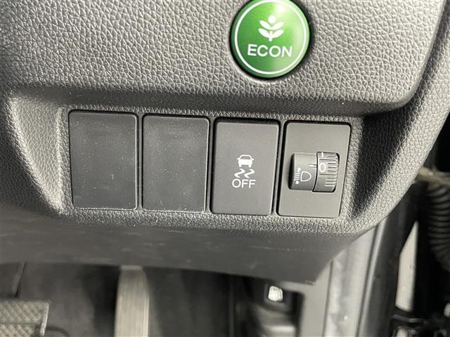 フィット 13G・Fパッケージ KENWOODナビ CD/DVD/TV 横滑り防止 プッシュスタート スマートキー ドアバイザー(10枚目)