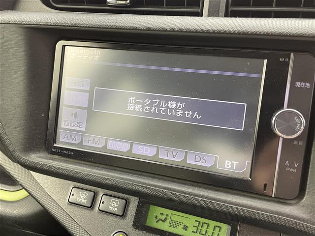 アクア Ｓ　純正ナビ　バックカメラ　ＥＴＣ　ＣＤ／ＤＶＤ　Ｂｌｕｅｔｏｏｔｈ　フルセグＴＶ　ステアリングスイッチ　ヘッドライドレベライザー　電動格納ミラー（10枚目）