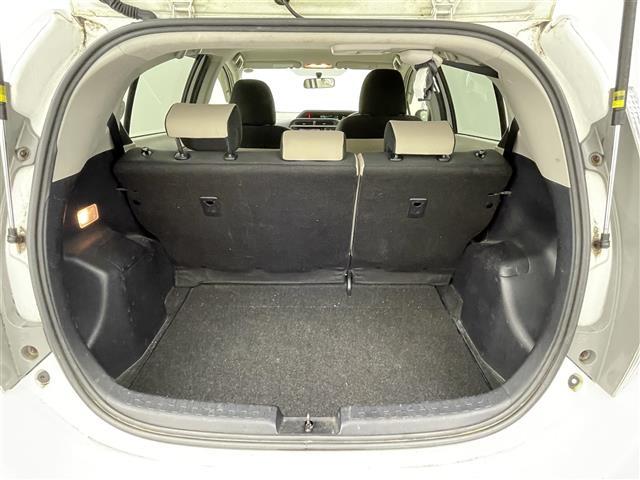 アクア Ｓ　純正ナビ　バックカメラ　ＥＴＣ　ＣＤ／ＤＶＤ　Ｂｌｕｅｔｏｏｔｈ　フルセグＴＶ　ステアリングスイッチ　ヘッドライドレベライザー　電動格納ミラー（35枚目）