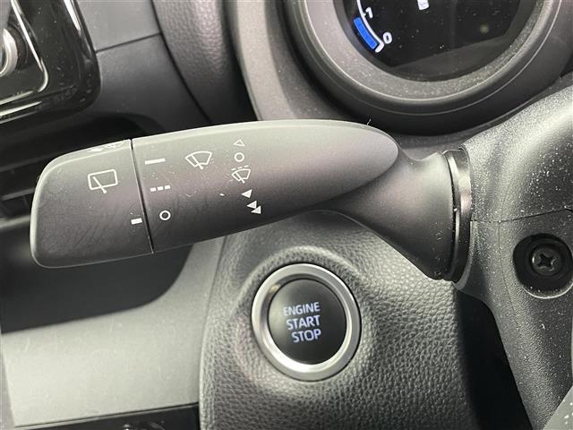 ヤリスクロス ＧＲスポーツ　ディスプレイオーディオ　バックカメラ　ＥＴＣ　シートヒーター　電動サイドブレーキ　プッシュスタート　スマートキー　オートライト　ＬＥＤヘッドライド　クルーズコントロール　レーンキープアシスト（11枚目）