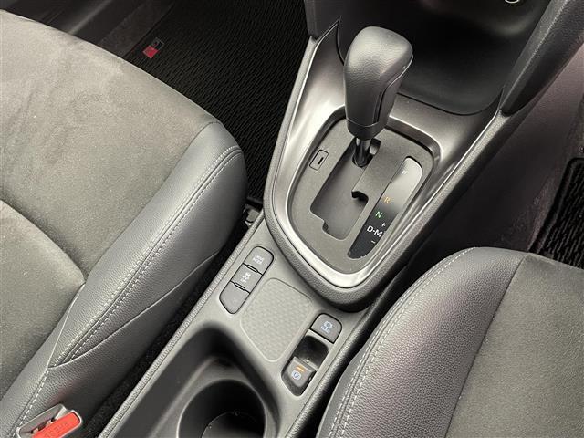 ヤリスクロス ＧＲスポーツ　ディスプレイオーディオ　バックカメラ　ＥＴＣ　シートヒーター　電動サイドブレーキ　プッシュスタート　スマートキー　オートライト　ＬＥＤヘッドライド　クルーズコントロール　レーンキープアシスト（14枚目）