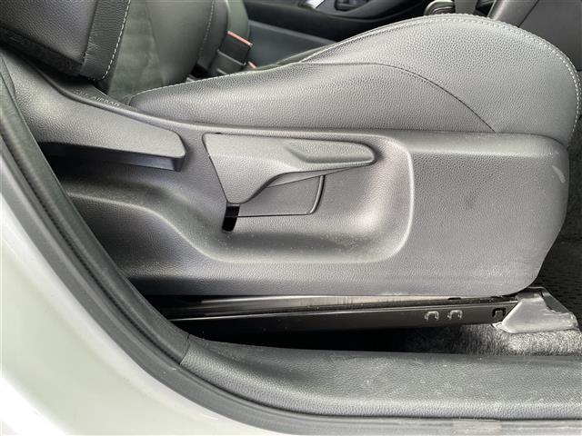 ヤリスクロス ＧＲスポーツ　ディスプレイオーディオ　バックカメラ　ＥＴＣ　シートヒーター　電動サイドブレーキ　プッシュスタート　スマートキー　オートライト　ＬＥＤヘッドライド　クルーズコントロール　レーンキープアシスト（29枚目）