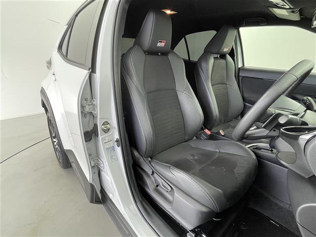 ヤリスクロス ＧＲスポーツ　ディスプレイオーディオ　バックカメラ　ＥＴＣ　シートヒーター　電動サイドブレーキ　プッシュスタート　スマートキー　オートライト　ＬＥＤヘッドライド　クルーズコントロール　レーンキープアシスト（30枚目）