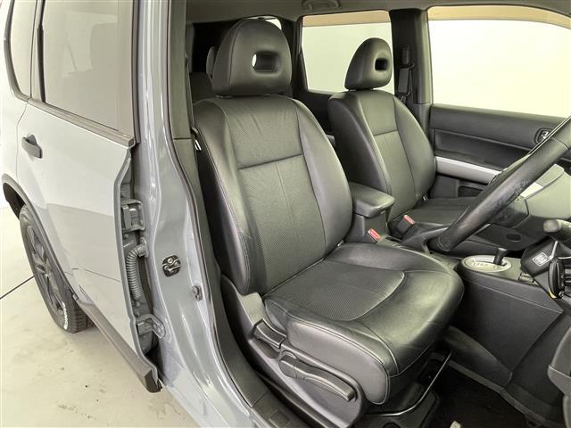 エクストレイル ２０Ｘ　４ＷＤ　ナビ　ＣＤ／ＤＶＤ／ＴＶ　横滑り防止　オールモード４×４－ｉシステム　ダウンヒルアシストコントロール　オートライト　純正ホイール　フォグランプ　ＥＴＣ（19枚目）