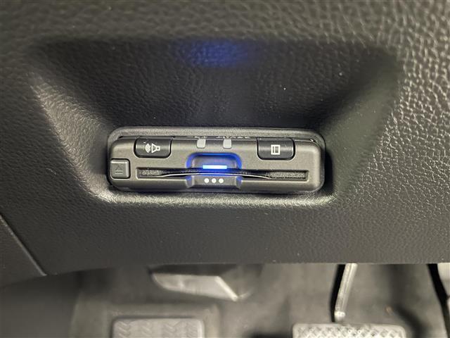 フィット ホーム　純正ナビ／フルセグＴＶ／バックカメラ／ＥＴＣ／ＬＥＤオートライト／コーナーセンサー／ドライブレコーダー前後（30枚目）