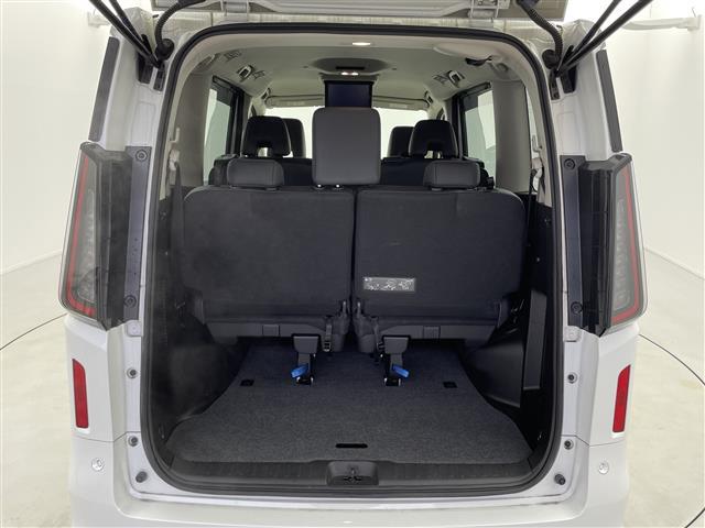 セレナ ハイウェイスターＶ　純正１２．３インチナビ　プロパイロット　フリップダウンモニター　アラウンドビューモニター　インテリジェントルームミラー　３６０°セーフティアシスト車線逸脱警報（ＬＤＷ）衝突被害軽減ブレーキ　　ＥＴＣ（29枚目）