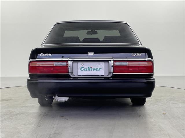 セドリック クラシック　ｃｌａｒｉｏｎカーオーディオ　ＥＴＣ　純正フロアマット　ドアバイザー（28枚目）