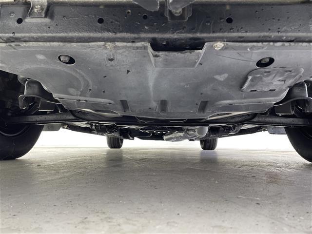 セドリック クラシック　ｃｌａｒｉｏｎカーオーディオ　ＥＴＣ　純正フロアマット　ドアバイザー（40枚目）