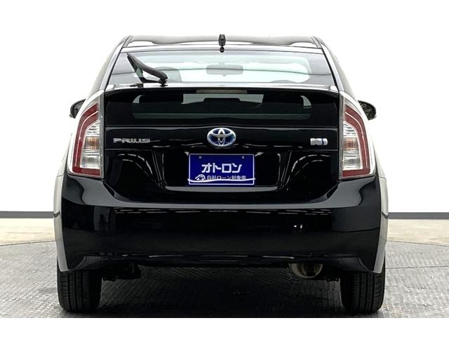 プリウス Ｓ　ハイブリッド　ＥＴＣ　バックカメラ　ナビ　オートライト　ＨＩＤ　スマートキー　電動格納ミラー　ＣＶＴ　盗難防止システム　衝突安全ボディ　アルミホイール　ＵＳＢ　ミュージックプレイヤー接続可（5枚目）